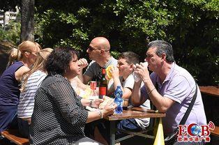 欧美街头约在线视频,揭秘现代都市恋爱新趋势